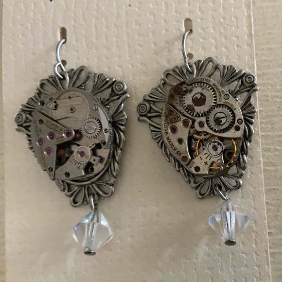 NWT..VELVET MOON..vintage steampunk watch part earrings/USA - Picture 3 of 5